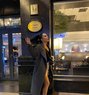 Hande - puta in İstanbul Photo 1 of 7