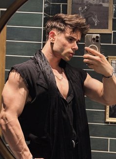 Handsome - Male escort in México DF Photo 4 of 9