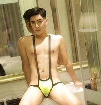 Handsome From Korea - Male escort in Paris