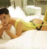 Handsome From Korea - Male escort in Paris