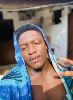 Handsome - Masajista in Accra Photo 5 of 7