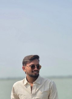 Handsome - Male escort in Ahmedabad Photo 3 of 3