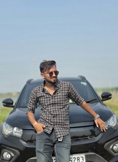 Handsome - Male escort in Ahmedabad Photo 4 of 4