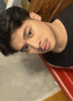 Handsome Isaac - Male escort in Makati City Photo 9 of 9