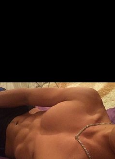 Handsome Rapher - Acompañantes masculino in Dubai Photo 8 of 8