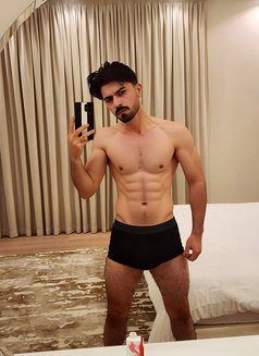 Handsome Young Xxl - Male escort in Riyadh Photo 1 of 5