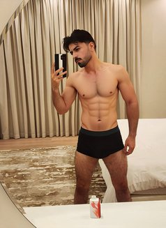 Handsome Young Xxl - Male escort in Riyadh Photo 2 of 5