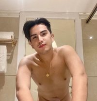 HANDSOME JHAY - Male escort in Manila