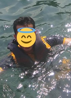 Guaranteed Fun - Male escort in Mumbai Photo 1 of 3