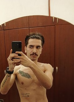 Hani Sy - Acompañantes masculino in Abu Dhabi Photo 9 of 9