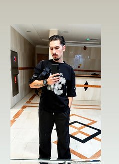 Hani Sy - Acompañantes masculino in Dubai Photo 5 of 7