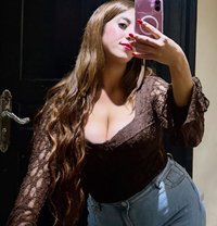 Hania - puta in Cairo Photo 3 of 8