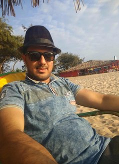 Hanif Is the Best - Male escort in Mumbai Photo 2 of 3