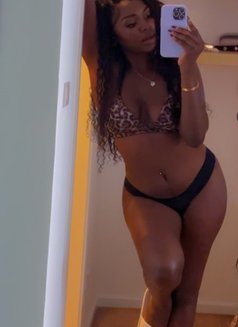 Deep Throat queen - escort in Bangkok Photo 1 of 3