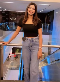 Hanika Madhavan (Real Indian) - puta in Dubai Photo 2 of 17