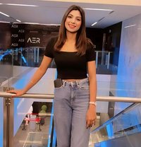 Hanika Madhavan (Real Indian) - puta in Dubai