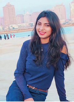 Hanika Madhavan (Real Indian) - puta in Dubai Photo 3 of 17