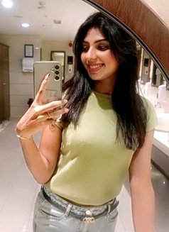 Hanika Madhavan (Real Indian) - puta in Dubai Photo 6 of 17