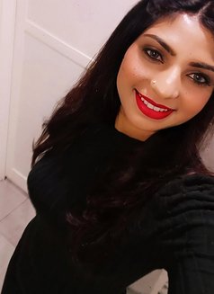 Hanika Madhavan (Real Indian) - puta in Dubai Photo 13 of 17