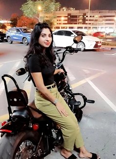 Hanika Madhavan (Real Indian) - puta in Dubai Photo 15 of 17