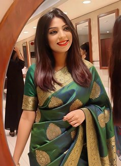 Hanika Madhavan (Real Indian) - puta in Dubai Photo 17 of 17