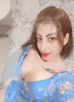 Hanin - escort in Beirut Photo 3 of 9