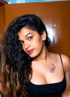 Haniska - Transsexual escort in Hyderabad Photo 3 of 5