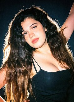 Haniska - Transsexual escort in Hyderabad Photo 5 of 5