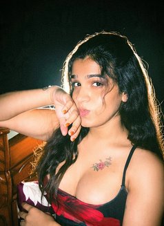Haniska - Transsexual escort in Hyderabad Photo 3 of 4