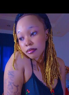 Hanitah - puta in Jeddah Photo 1 of 5