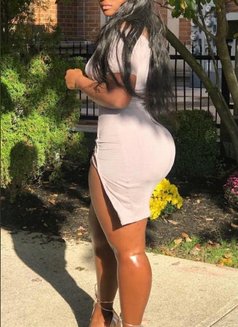 Hanna - masseuse in Nairobi Photo 2 of 3