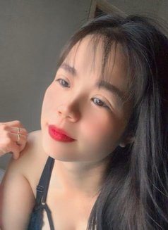 Hanna - puta in Doha Photo 9 of 10