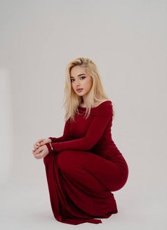 Hanna - escort in Phuket Photo 3 of 6