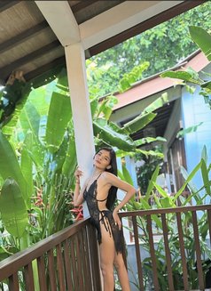 Hanna - escort in Bali Photo 3 of 11