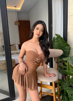 Hanna - escort in Bali Photo 3 of 9