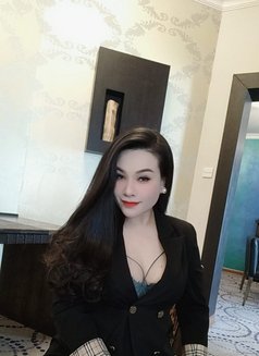 Hanna - escort in Doha Photo 2 of 6