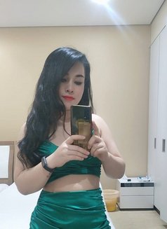 Hanna - escort in Doha Photo 5 of 6