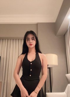 Hanna - escort in Singapore Photo 2 of 2