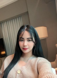 Hanna - escort in Singapore Photo 3 of 3