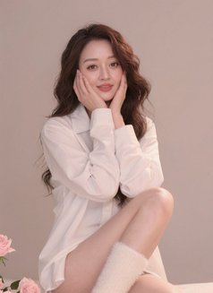 Hanna Olala - escort in Singapore Photo 3 of 6