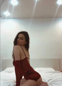 Hanna - escort in Dubai Photo 7 of 8