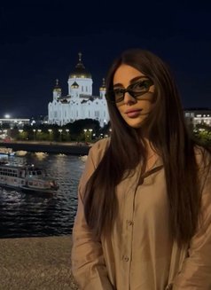 Hanna - escort in Dubai Photo 5 of 6