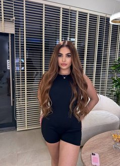 Hanna - puta in Dubai Photo 7 of 12