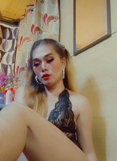 Hanna Scarlet - Transsexual escort in Makati City Photo 3 of 5
