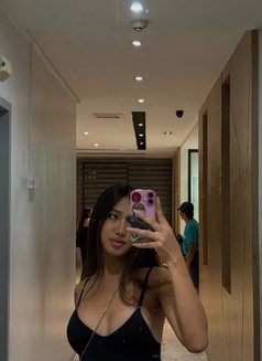 Hanna - escort in Manila Photo 5 of 10