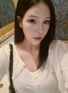Hanna - escort in Taipei Photo 3 of 5