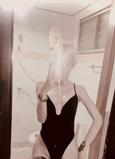 Hanna - Transsexual escort in Bangkok Photo 9 of 9