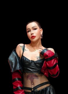 Hanna Vietnam - puta in Abu Dhabi Photo 5 of 7