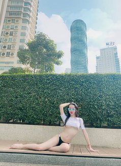 Jennie baby - escort in Shanghai Photo 9 of 19