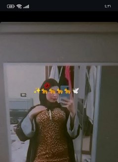 Hannah - escort in Cairo Photo 4 of 5